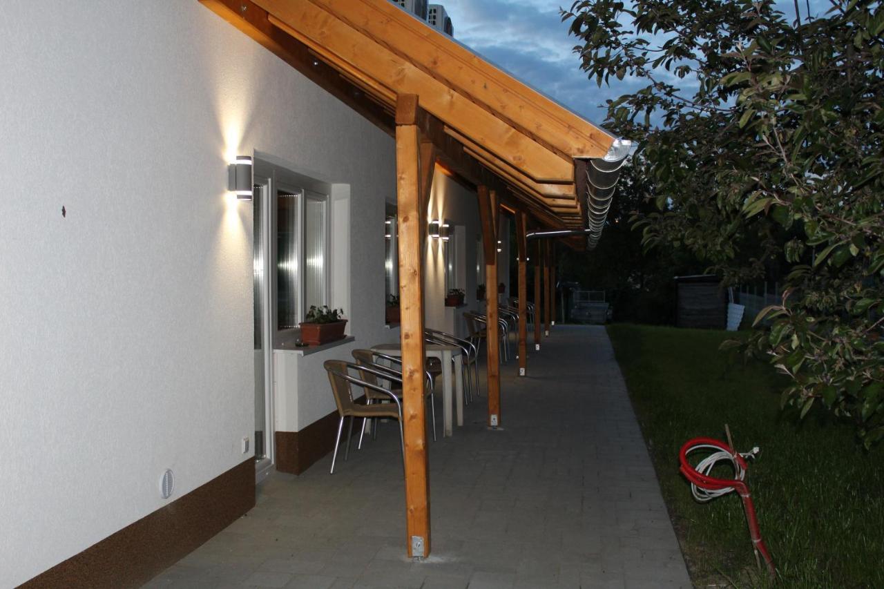 Czermann Holiday Inn Oroszlány Εξωτερικό φωτογραφία