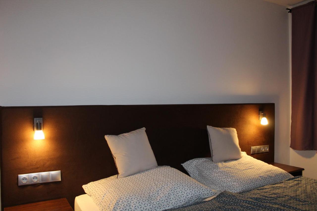 Czermann Holiday Inn Oroszlány Εξωτερικό φωτογραφία